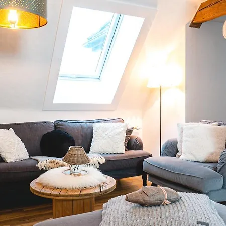 Dachwohnung Mit Ofen Und Freisitz Daire *